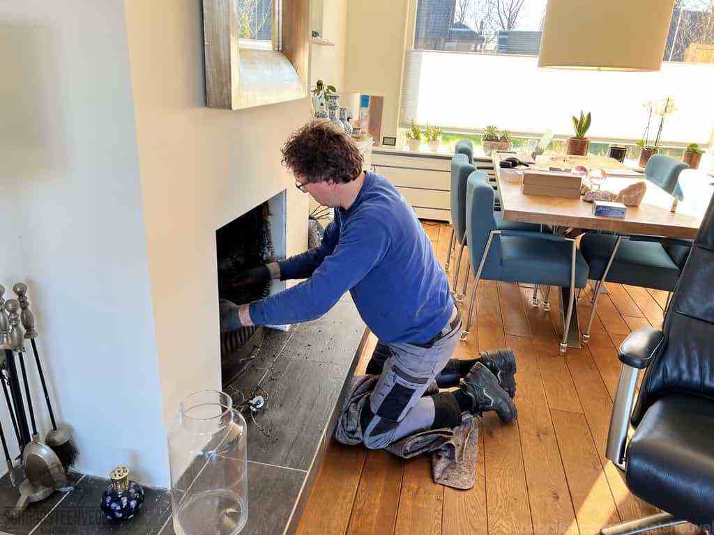 Schouwveger Kaatsheuvel kleed schoorsteenreiniger Schouwveger Kaatsheuvel kleed schoorsteenreiniger