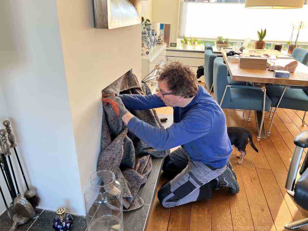 Schouwveger Kaatsheuvel kleed schoorsteenreiniger Schouwveger Kaatsheuvel kleed schoorsteenreiniger
